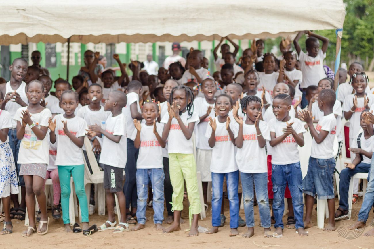 Des jeunes accompagnés par The Way Out International